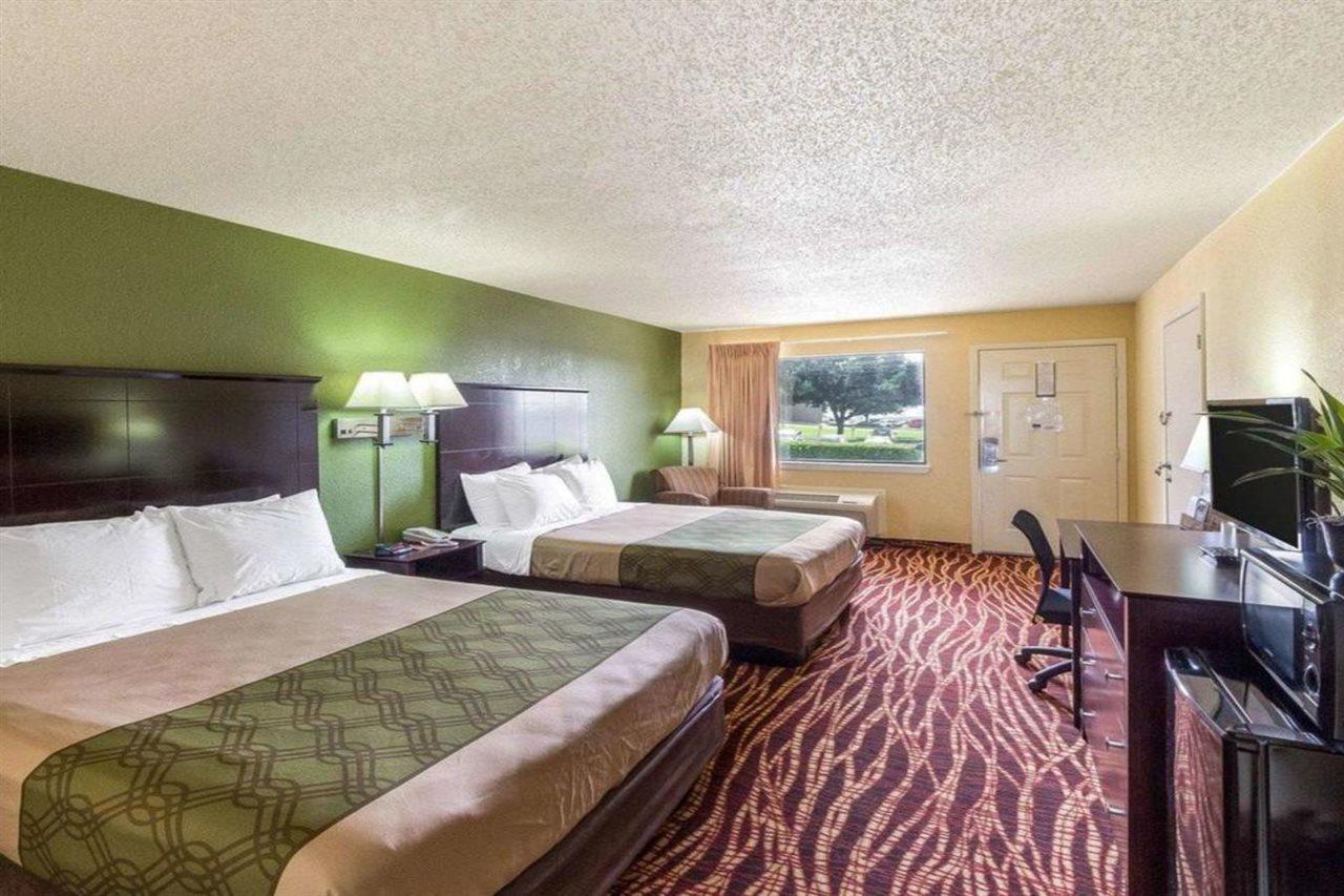 Econo Lodge Inn & Suites Downtown Northeast Near Fort Sam Houston San Antonio Esterno foto