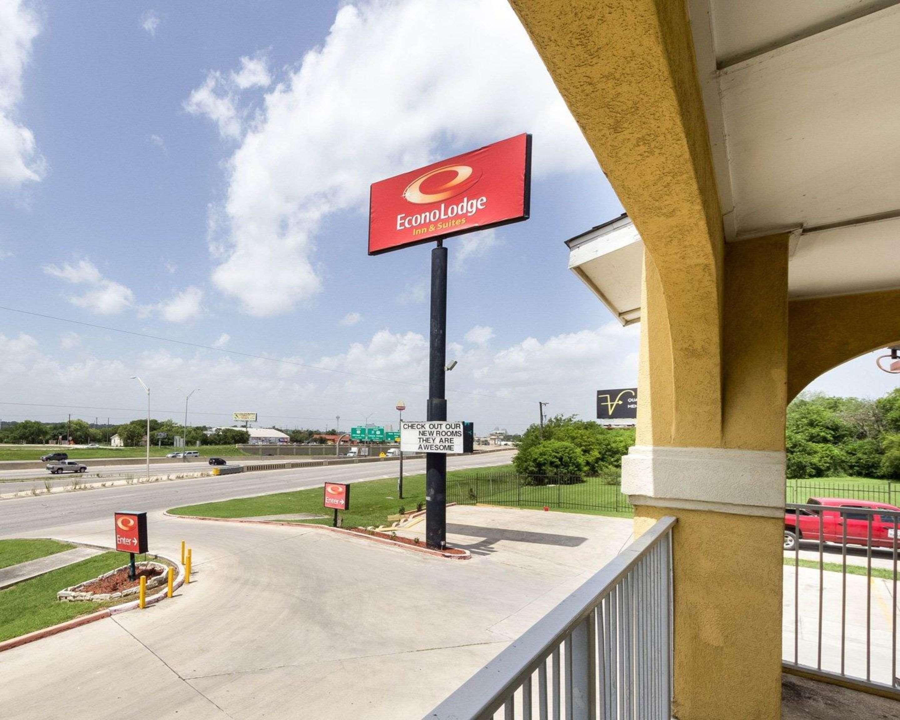Econo Lodge Inn & Suites Downtown Northeast Near Fort Sam Houston San Antonio Esterno foto