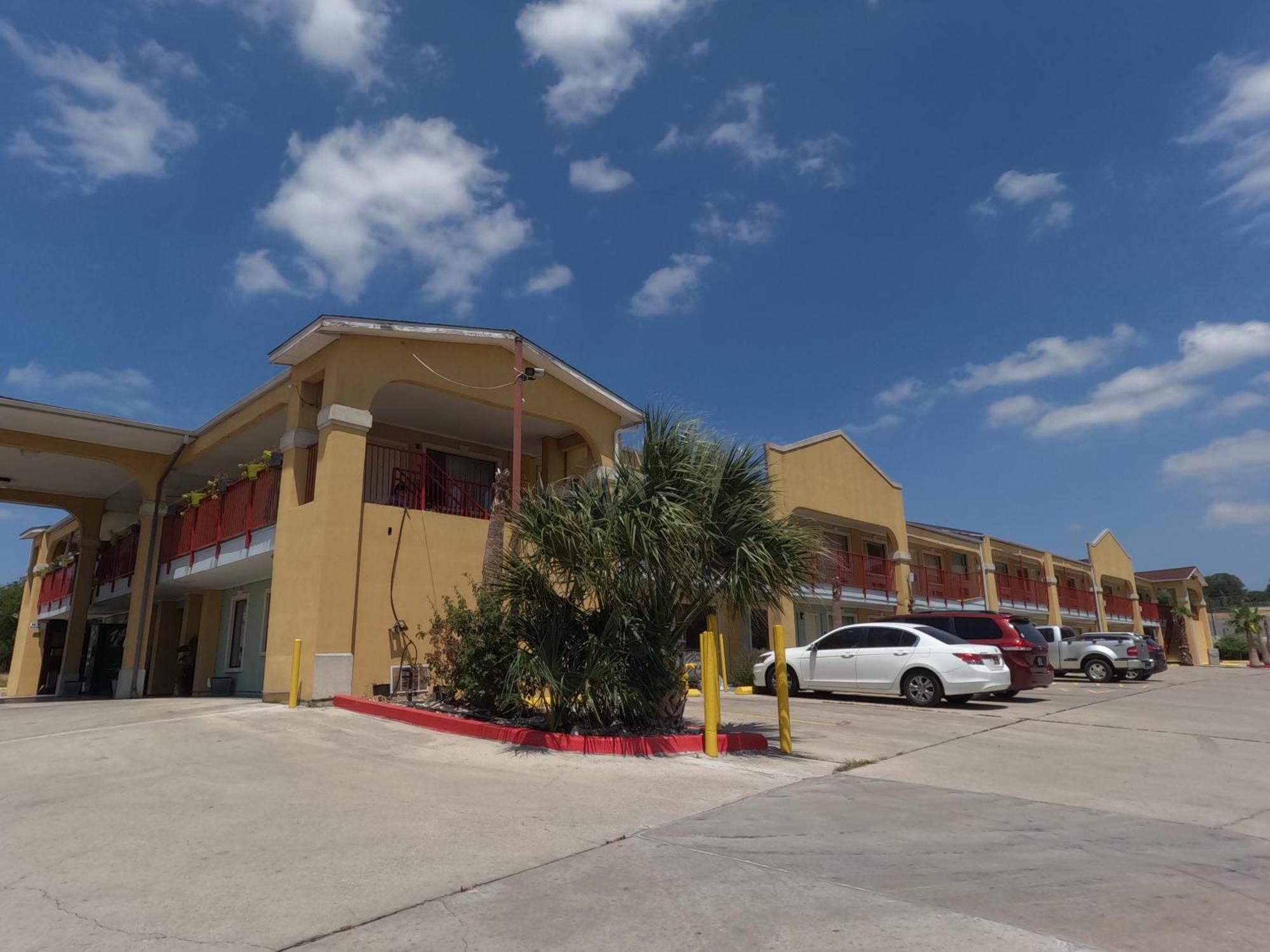 Econo Lodge Inn & Suites Downtown Northeast Near Fort Sam Houston San Antonio Esterno foto
